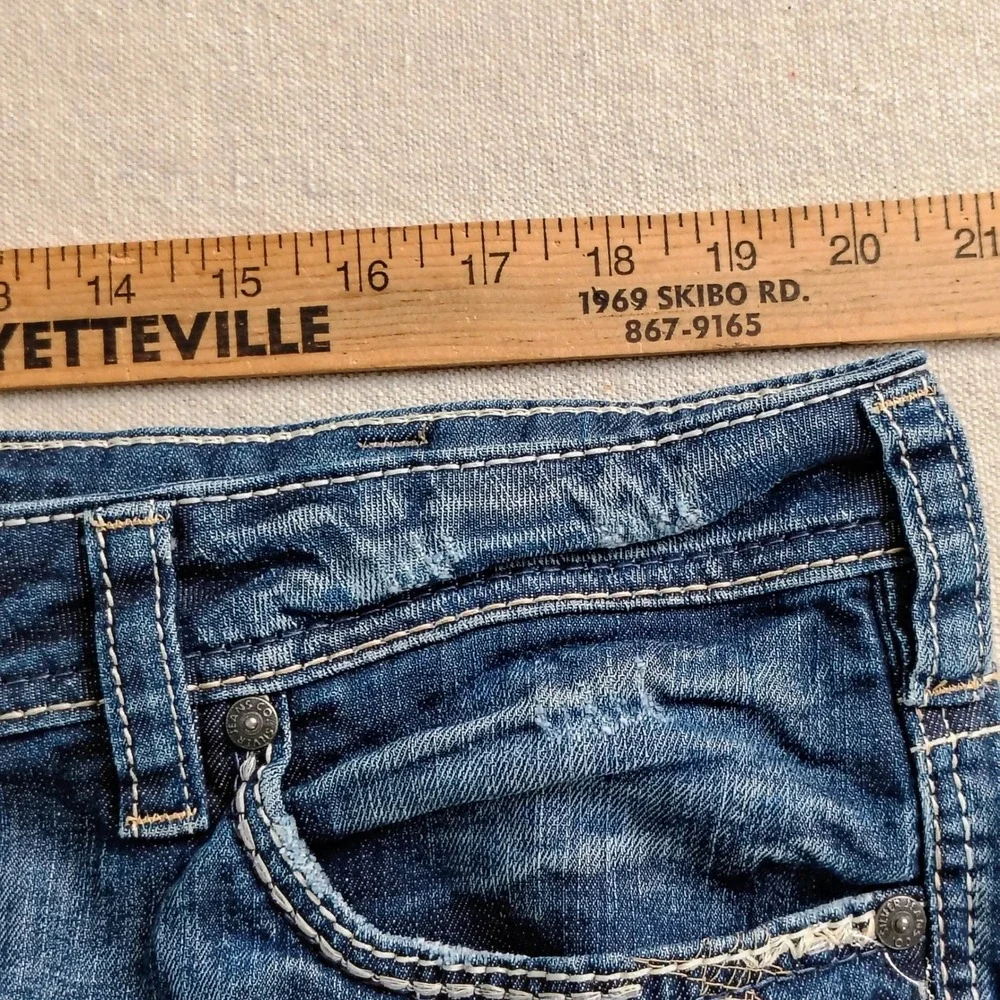Silver Jeans Womens SZ 16 Elyse Capri Blue Denim Distressed Y2K Boho Western